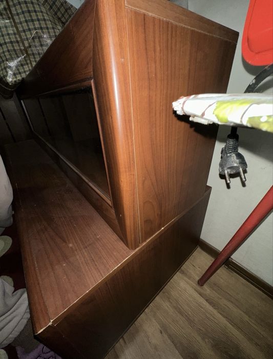 Продам 2 шкафа, 1 навесной