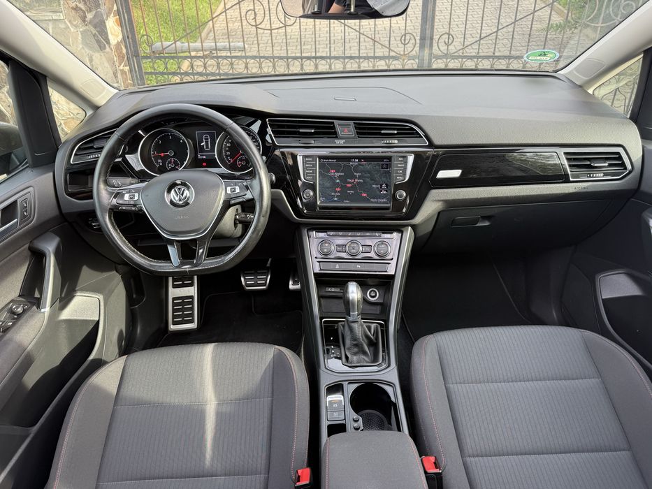 Vw Touran 2017 Dsg LED Pano 7 loc