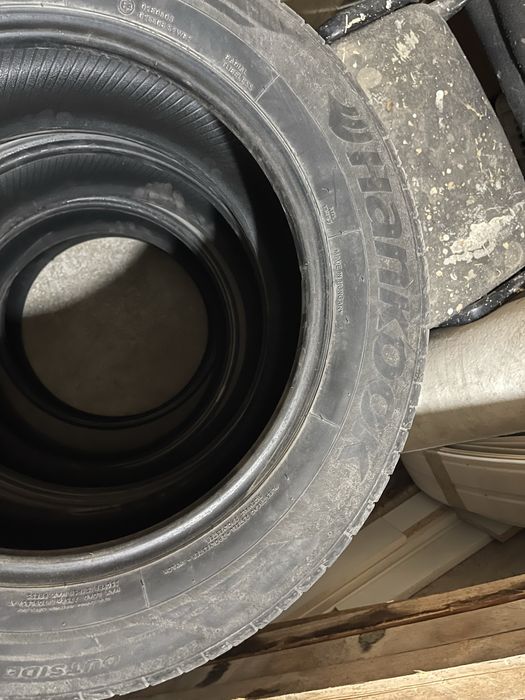 Шины hankook 225/60/17 в хорошем состоянии