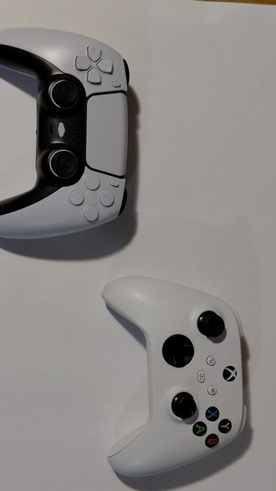 Vand controlere console /pc
