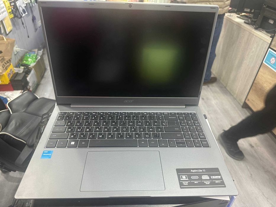 ПРОДАМ НОУТБУК почти новый! Acer Aspire lite 15