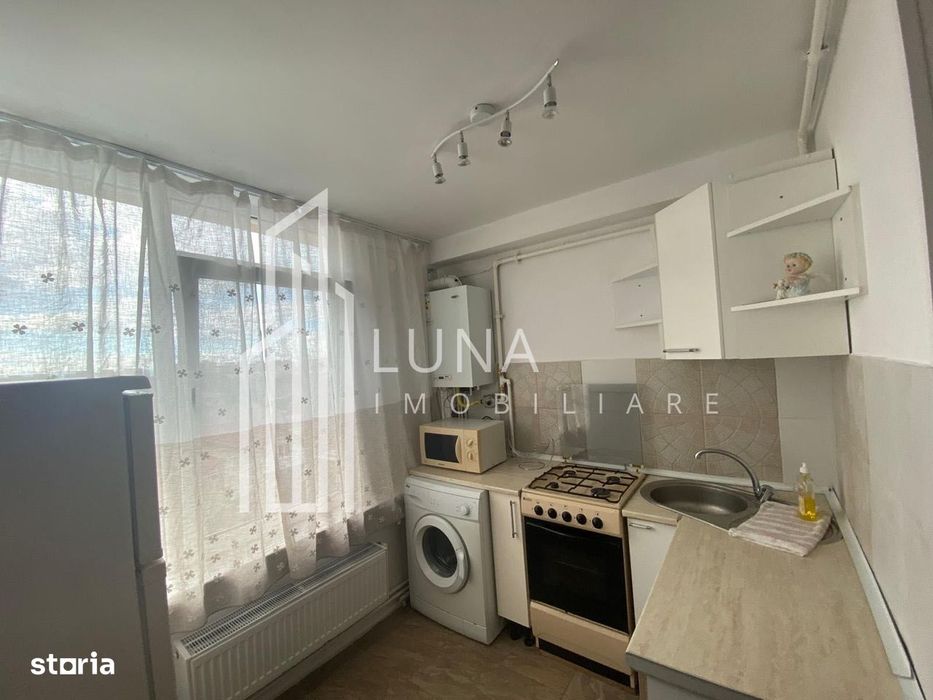 Garsonieră semidecomandată, mobilată, cu parcare și 2 boxe incluse