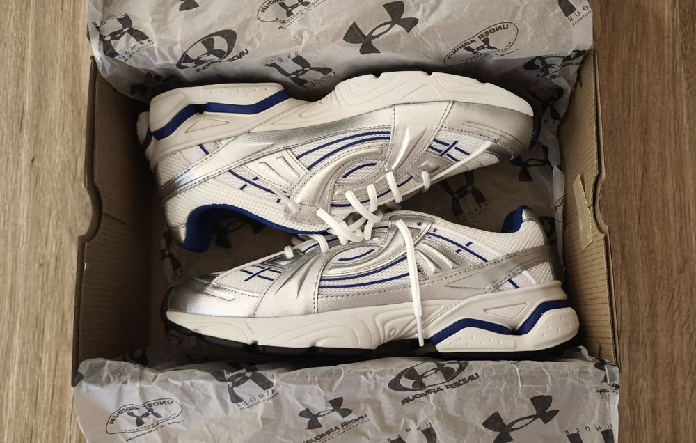 Кроссовки Under Armour Sola