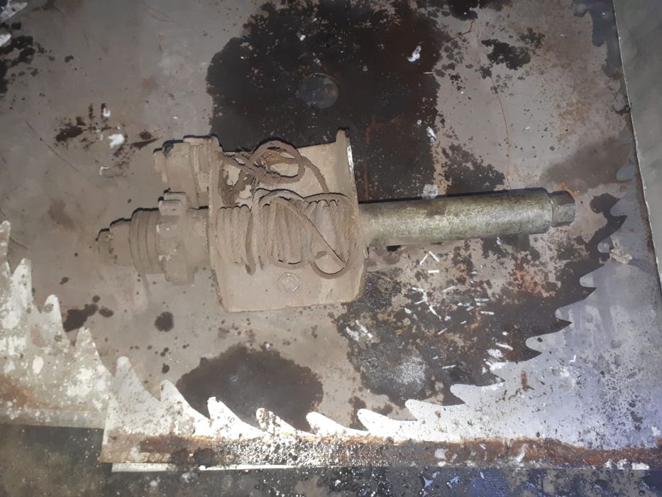 Продам крепление под запаску на камаз