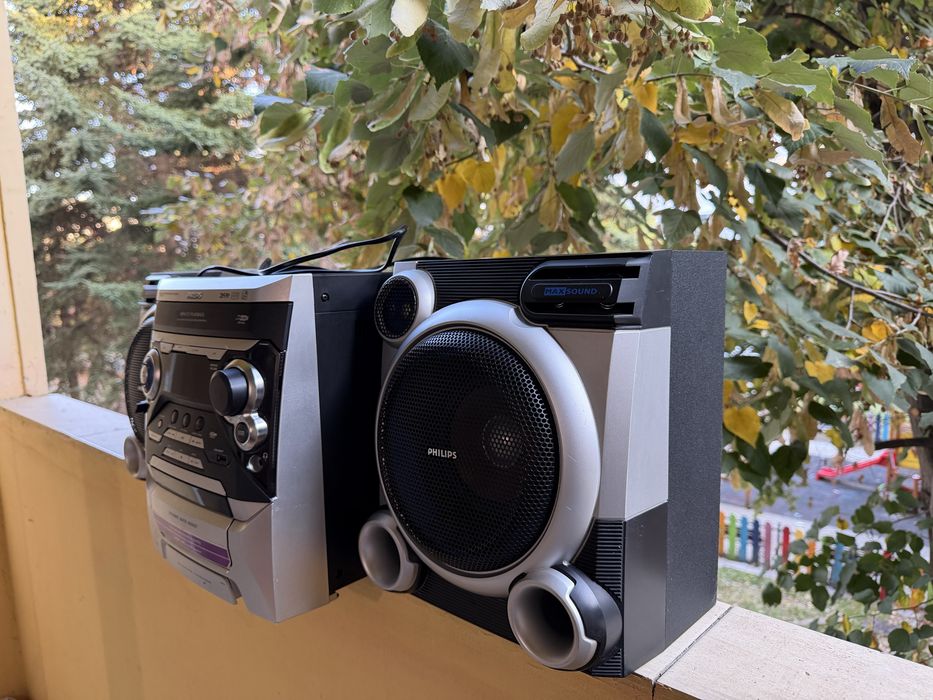 Стврео Уредба Philips M377