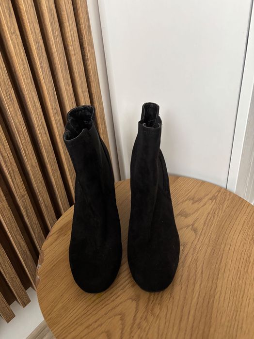 Дамски боти на ток Нови