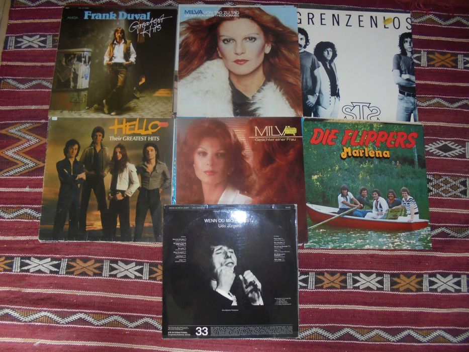 3 групи  плочи всяка група общо 20 лв за всички плочи. Всичките 45 лв