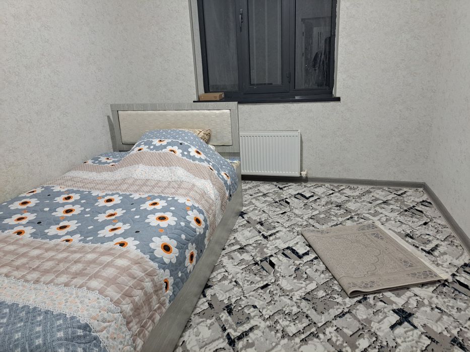 Kvartira sotiladi. Jizzax Vokzalda joylashgan. 8 qavat