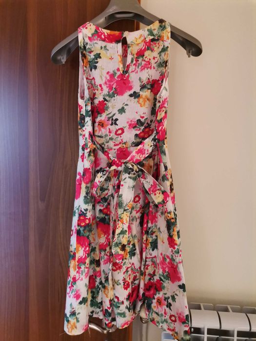 Ленена рокля на цветя, размер 152