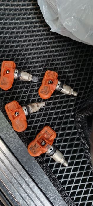 Датчики давления шин Lexus, Toyota