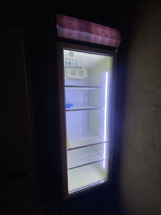 Ветринный холодильник