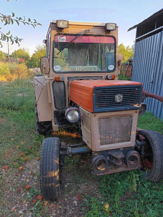 Vand Tractor U445 in Stare f buna de functionare 4000 euro . Bolintin