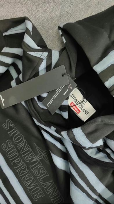 Stone Island Supreme