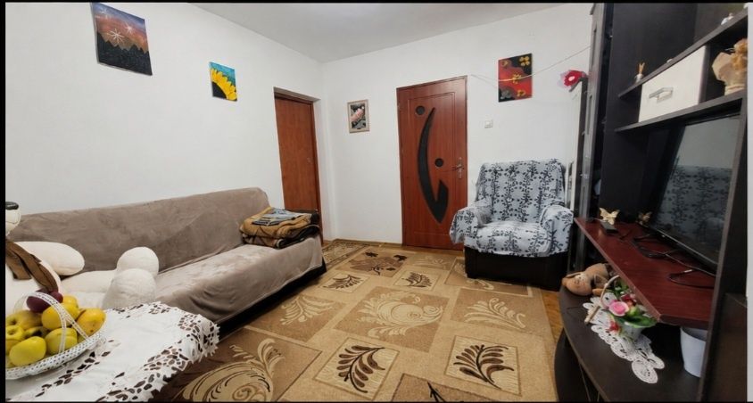 Vânzare - Apartament 4 camere -  Balcon spațios!