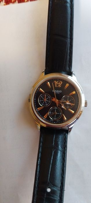 Продавам оригинален часовник Casio