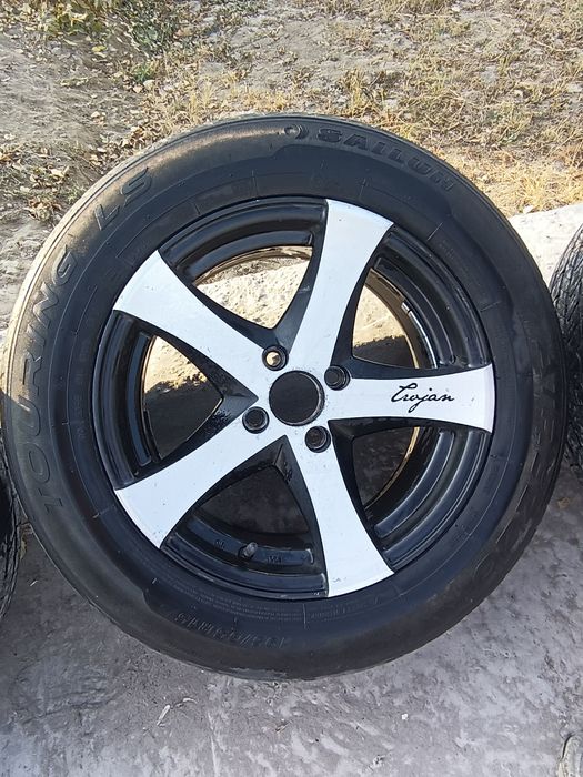 R 15 diska baloni bilan