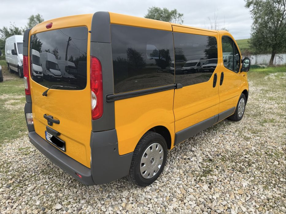 Opel Vivaro 2016 - 2.0Diesel -9 locuri