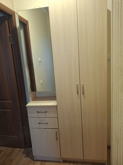 Продам шкаф и прихожку