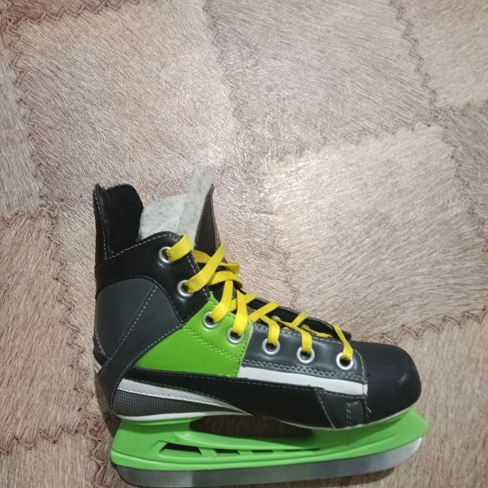Продам коньки отличные