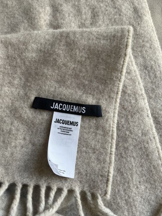 Продам шарф Jacquemus в отличном состоянии