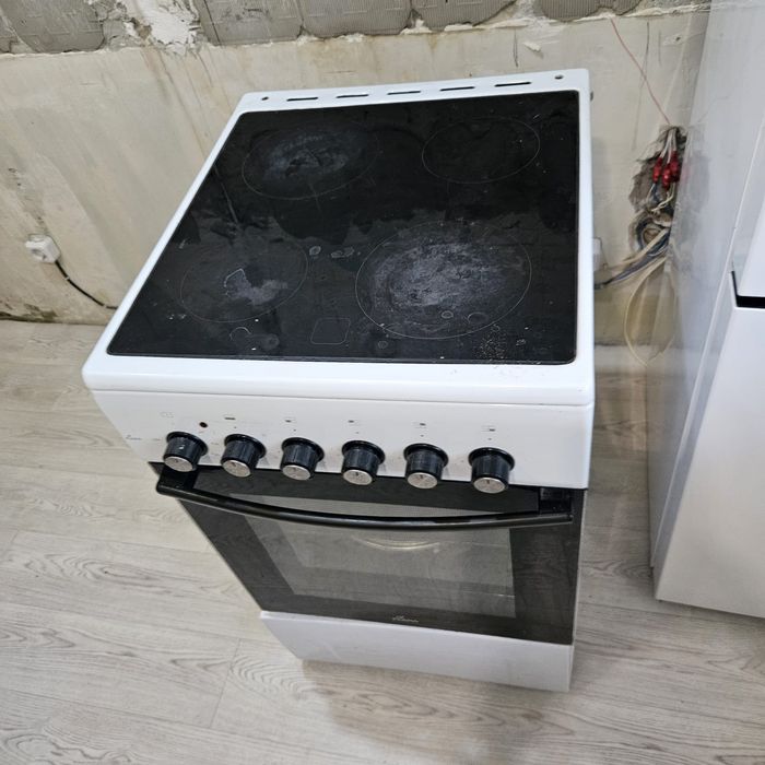 Продам электроплиту в рабочем состоянии.