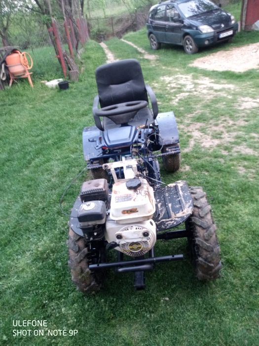 Vând tractoras facut din motocultor