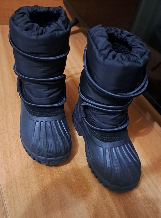 Ghete gisme copi moncler nr 26 stare perfectă fără defecte 300lei