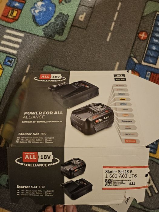 KIT Bosch incarcator+acumulator 3ah NOI