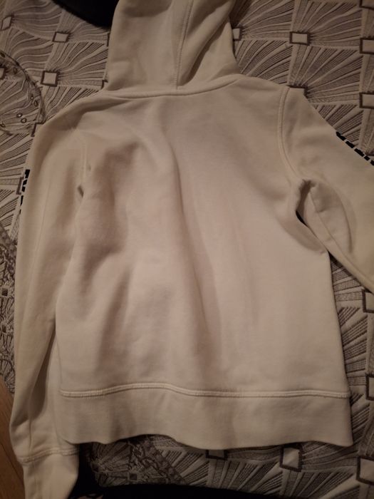 Чисто ново худи на Наса  от HM