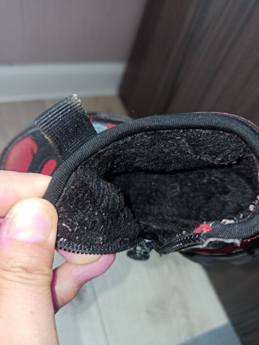 Зимние ботинки, осенние кроссовки