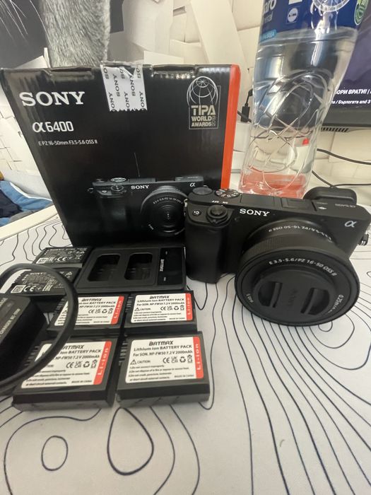 Sony A6400 + Sony 16-50mm f/3.5-5.6 PZ