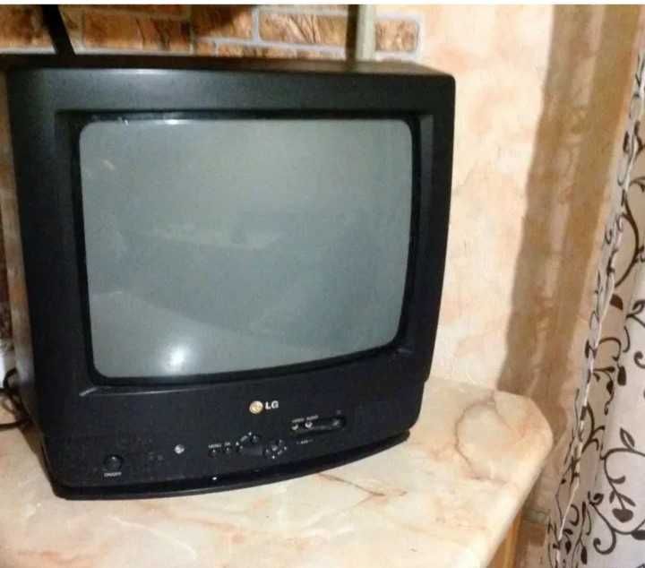 Телевизор LG 2000