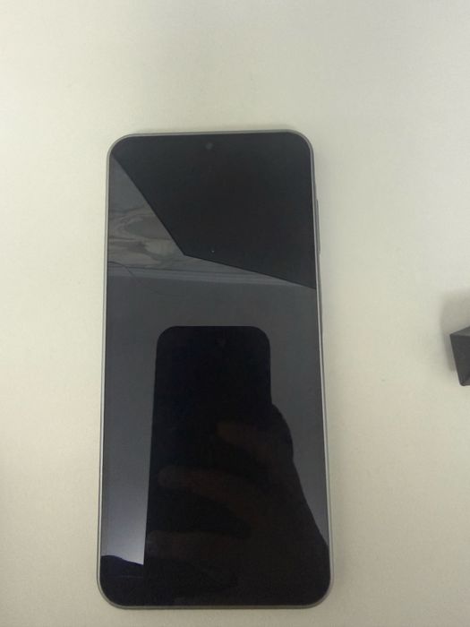 Продам Samsung A17 новый