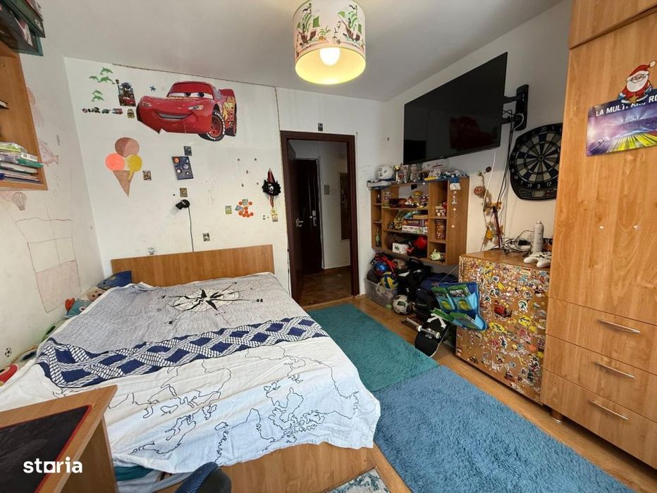 Apartament de vanzare, semidecomandat, 3 camere, et 1, Brazda