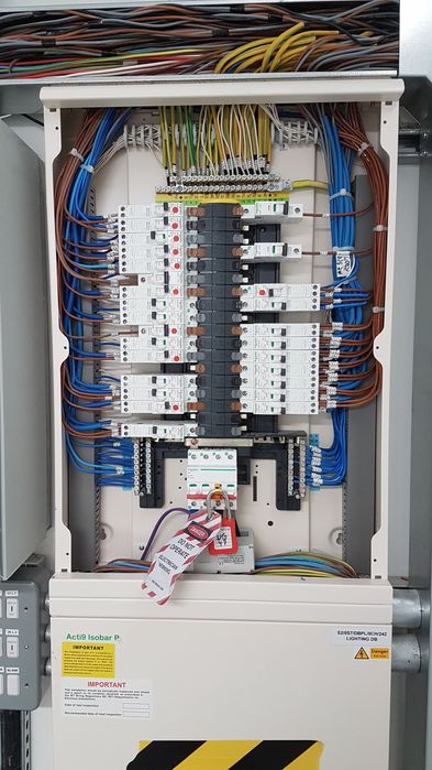 Electrician instalatii electrice