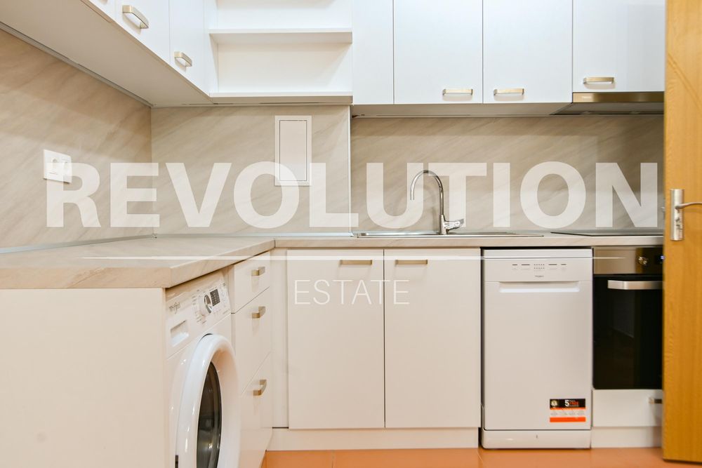 Дава се под наем Двустаен апартамент в София, Център - 65 кв.м за 825 € - Снимка #4