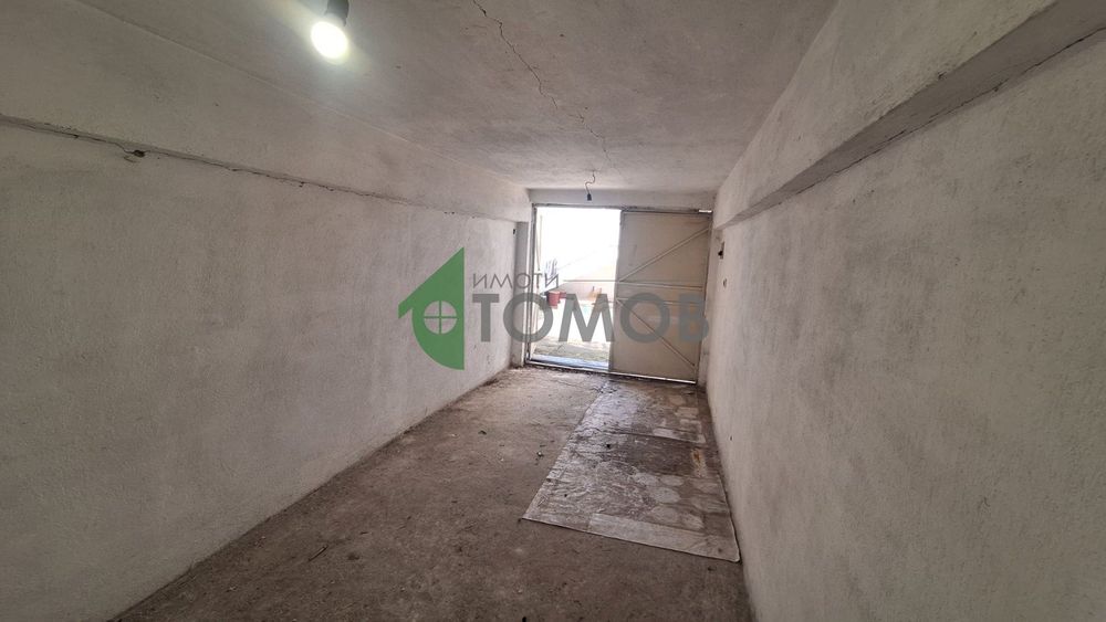 Продава се Гараж / Паркомясто в Стара Загора, Център - 18 кв.м за 1431 €/кв.м - Снимка #2