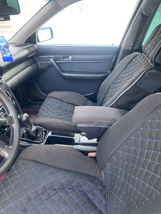 Автомобиль Ауди 100