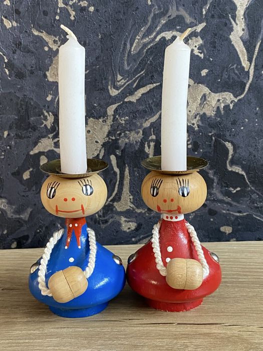 Свещнищи  дървени и порцеланови