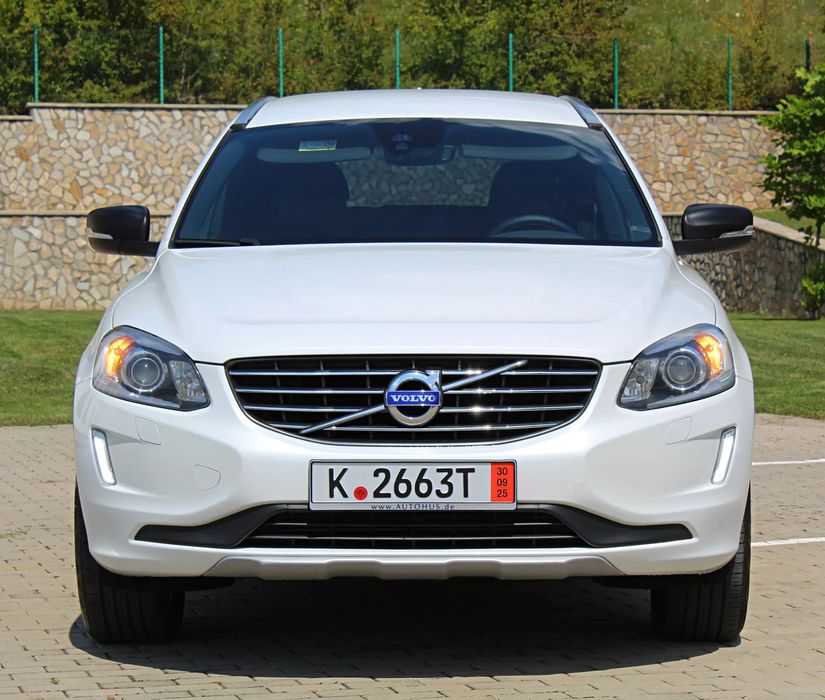 Volvo XC 60 SUMMUM _ D4 _ 190 CP _ Piele _ Bord TFT _ Memorii _ Camera
