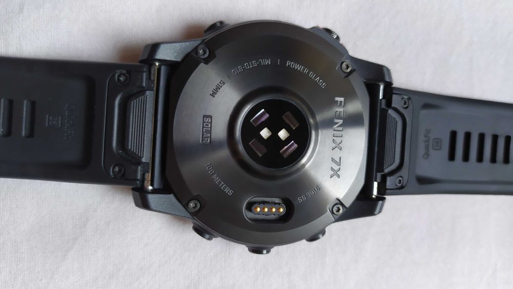 Продавам смарт часовник Garmin Fenix 7x solar 51 мм.