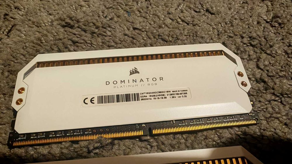 Рам памет Corsair Dominator White RGB 2x8GB 16GB DDR4 3600Mhz