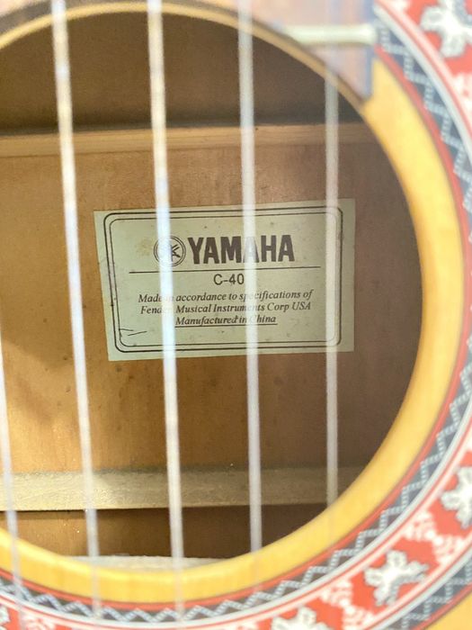 Новая Yamaha C40 — классическая гитара 4/4, оригинал