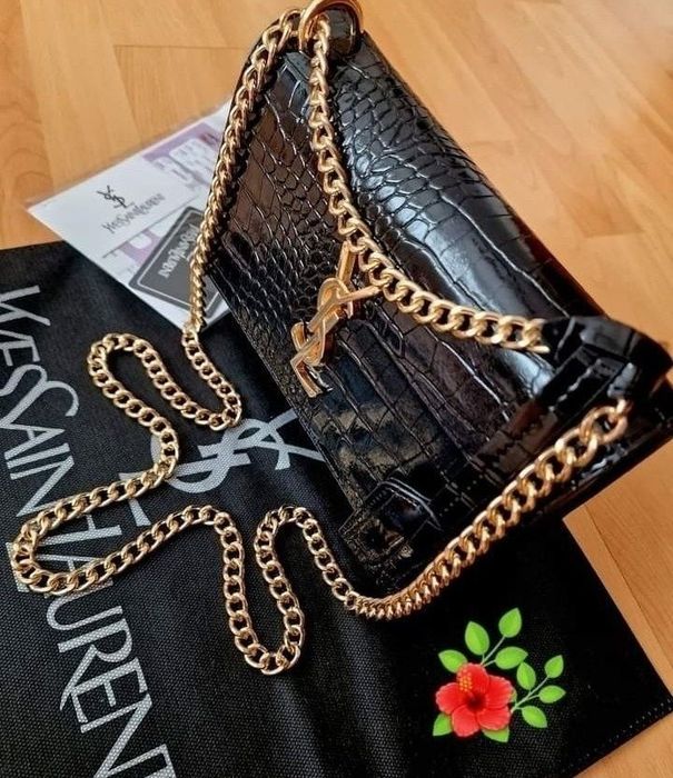Geanta damă model croco,logo metalic auriu, saculet, etichetă