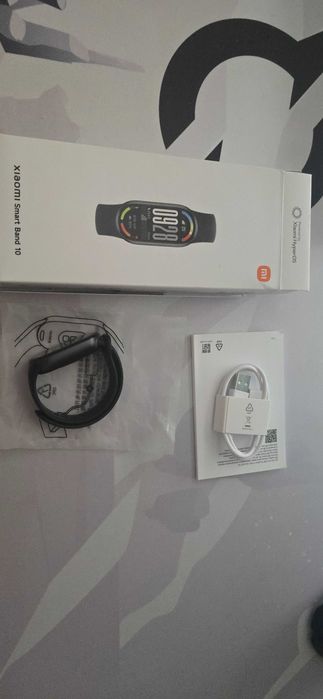 Xiaomi Smart Band Mi 10 negru ca nou in cutie