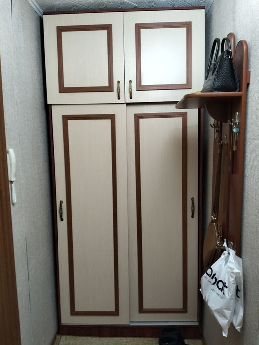 Продам шкаф купе и вешалка
