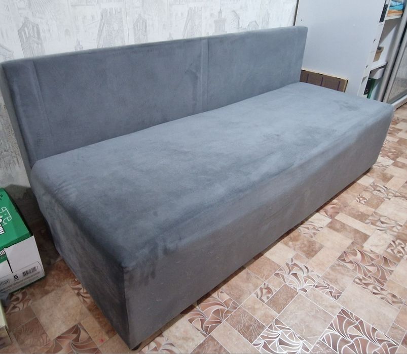 Продам два дивана б/у