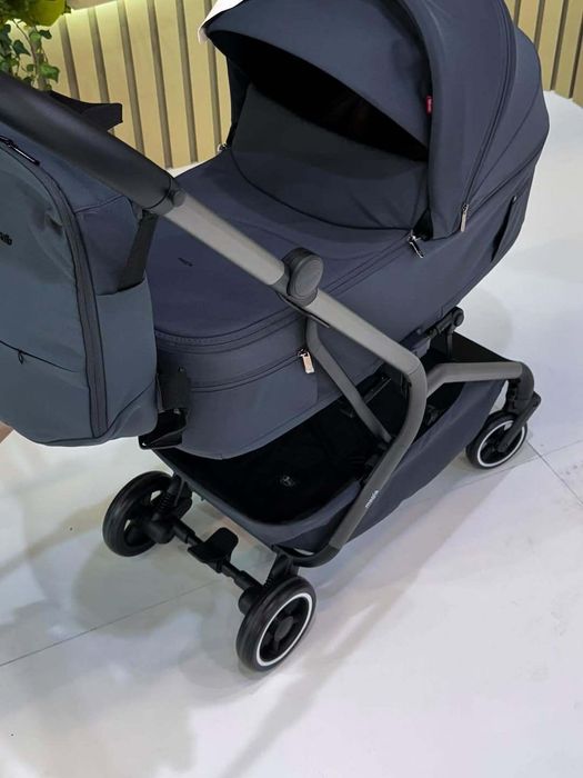 Продам коляску 2 в 1 Carrello Magia