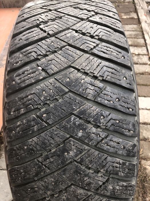 Продам зимние шины Goodyear Ultra Grip Ice Arctic