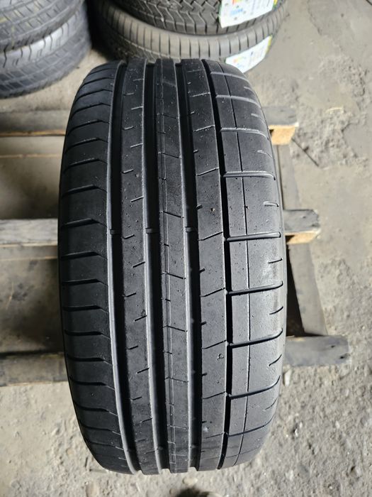 1 anvelopa vara 235 45 18 Pirelli
